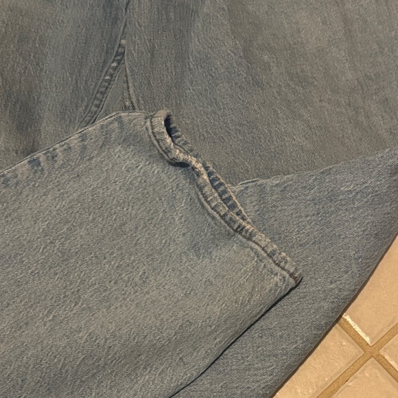 A&F The Straight Mid Rise Jeans - Picture 2 of 7